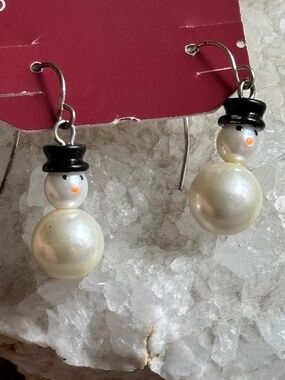 Cute White Faux Pearl Snowman Drop Earrings Black Top Hat - NEW